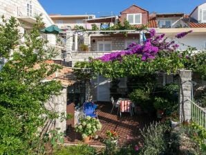 Appartamento Guest House Misita - Triple Room with Balcony and Sea View - Mokošica - image1