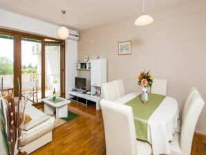 Apartment Penetra - Two Bedroom Apartment with Balcony and Sea View