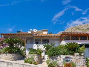 Apartments Djurkovic - One-Bedroom Apartment with Shared Terrace and Sea View