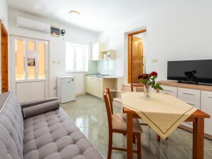 Appartamento Apartments Lucija - One Bedroom Apartment with Terrace - Mokošica - image1