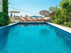 Villa Mia -Three-Bedroom Villa with Swimming Pool - Brsecine - image1