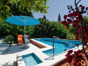 Maison de vacances Holiday Home Gemma - Four Bedroom Holiday Home with Terrace and Swimming Pool - Mlini - image1