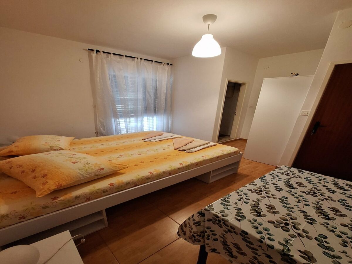 Apartment Drace Outdoor Recording 9