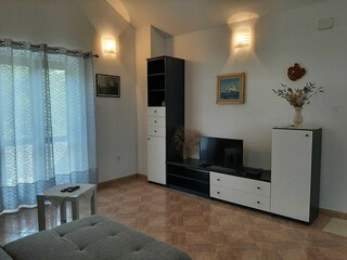 Apartment Mirca Features 8