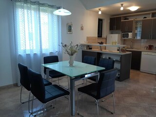 Apartment Mirca Features 13