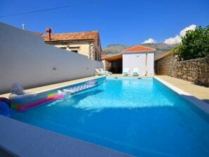 Casa de vacaciones Holiday Home Belmondo- Three Bedroom Home with Terrace and Private Pool (A6) - Gruda - image1