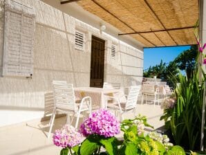 Apartment Guest House Rooms Rose - Romantic Double Room with Balcony and Sea View (No.1) - Molunat - image1