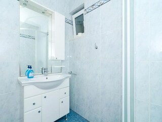 Apartment Potomje Ausstattung 16