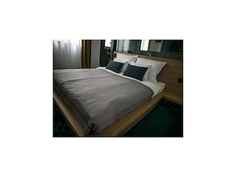 Appartement Rooms Lejletul (ST) - Family Double Room with Square View (Miradž)