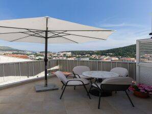 Apartamento Green Hills Apartment - One Bedroom Apartment with Balcony and Sea View - Mokošica - image1