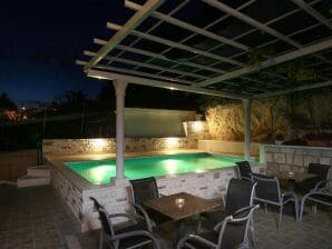 Apartment Guest House Kusalo - Comfort Twin or Double Room with Patio (Soba 5) - Dubrovnik - image1