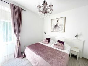 Appartement Bed&Breakfast Sorgo Palace- Comfort Family Room (Amethyst) - Pierre - image1