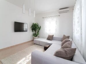 Apartment Marcela - Deluxe Two Bedroom Apartment with Terrace and Sea View