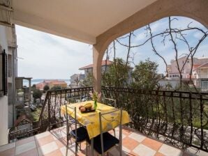 Apartments Fidelis - One Bedroom Apartment with Terrace and Garden View(3) - Okrug Donji - image1