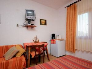 Appartement Villa Ro - Ela - Tweepersoonskamer met 1 of 2 Bedden en Uitzicht op de Tuin - S3 - Brsecine - image1