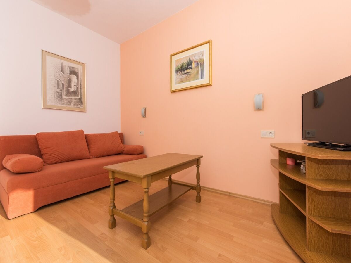 Apartment Okrug Gornji  18