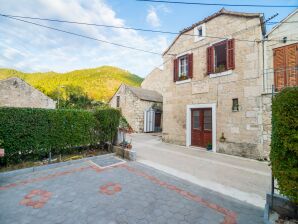 Gîte Villa Nives - Three-Bedroom Villa with Terrace and Sea View - Course - image1