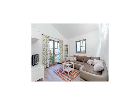 Apartments Villa Kameja - Two Bedroom Apartment with Terrace and Sea View (Crni)