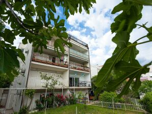 Apartment Black & White (ST) - Comfort Two Bedroom Apartment with Balcony - Split (City) - image1