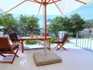 caravane Apartments Seafront Silence - One Bedroom Apartment with Terrace and Sea View - Trstenik - image1