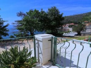 Apartments Seafront Silence - Studio Apartment with Terrace and Sea View - Trstenik - image1