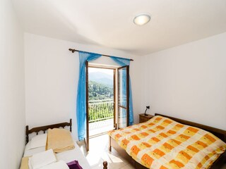Apartment Molunat Features 13
