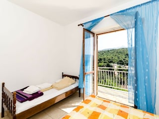 Apartment Molunat Features 8