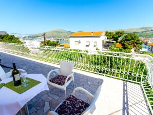 Apartments Ivana (TR) - Studio with Balcony and Sea View (A4) - Trogir - image1