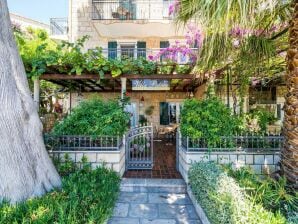 Apartment Villa Palma- Studio Apartment with Balcony and Sea View (Studio apartman 1)