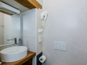Appartement Leonarda Baroque House - One-Bedroom Apartment - Under the Roof - no.5