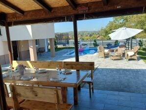 Ferme Holiday Home Gračec - Three  Bedroom Holiday Home with swimming pool - Dragatus - image1