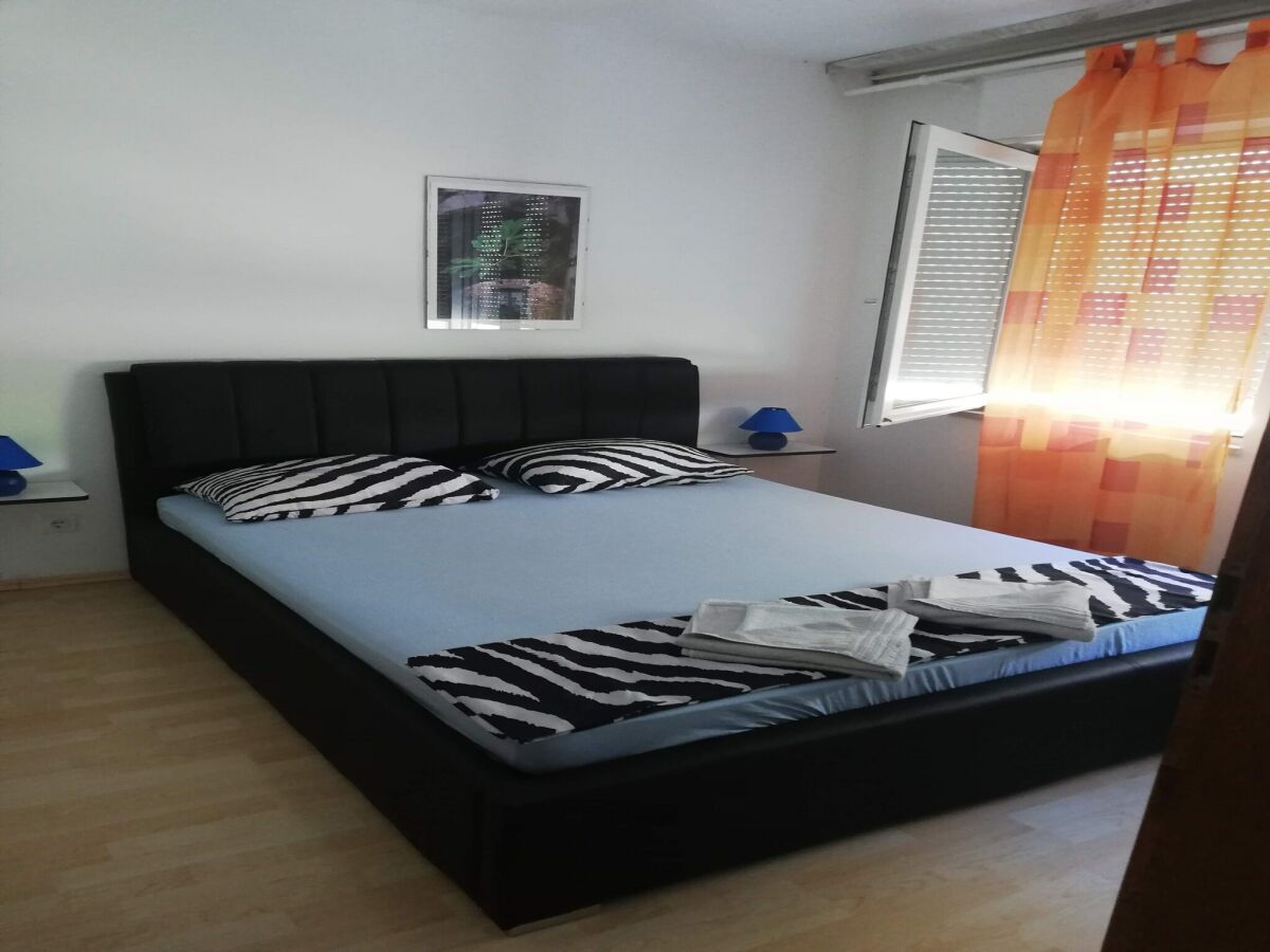 Apartment Jesenice bei Dugi Rat Ausstattung 5