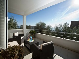 Holiday house Okrug Donji  32