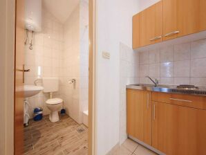 Appartement Apartments Vujina - Studio Apartment with Terrace 2 (Filip) - Kastel Stafilic - image1