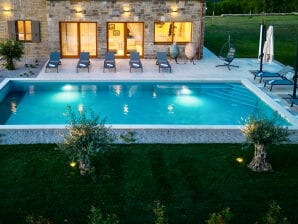 Villa PARADISE OF ISTRIA avec une piscine chauffée de 61m2 et un jacuzzi près d'Umag - Momyan - image1