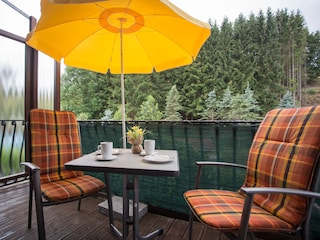 Balkon mit Waldblick