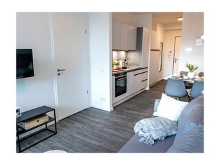 Hafenspitze App. 09 - Blick vom Wohnbereich auf die Küchenzeile