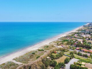 Der Strand befindet sich nur 100 m vom Ferienhaus