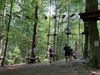 Hochseilgarten / Kletterpark am Faaker See, ca. 20 km