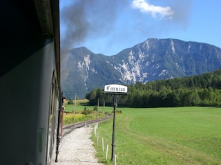 eine Fahrt mit der Nostalgieeisenbahn für Jung und Alt