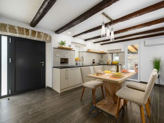 Villa Tinjan Caratteristiche 26