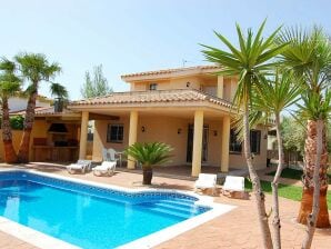 Villa Alvaro con piscina privata (vacanza con il cane)