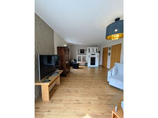 Wohnzimmer mit Kamin