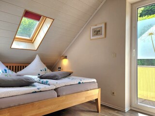 Schlafzimmer mit Balkon 1.Etage