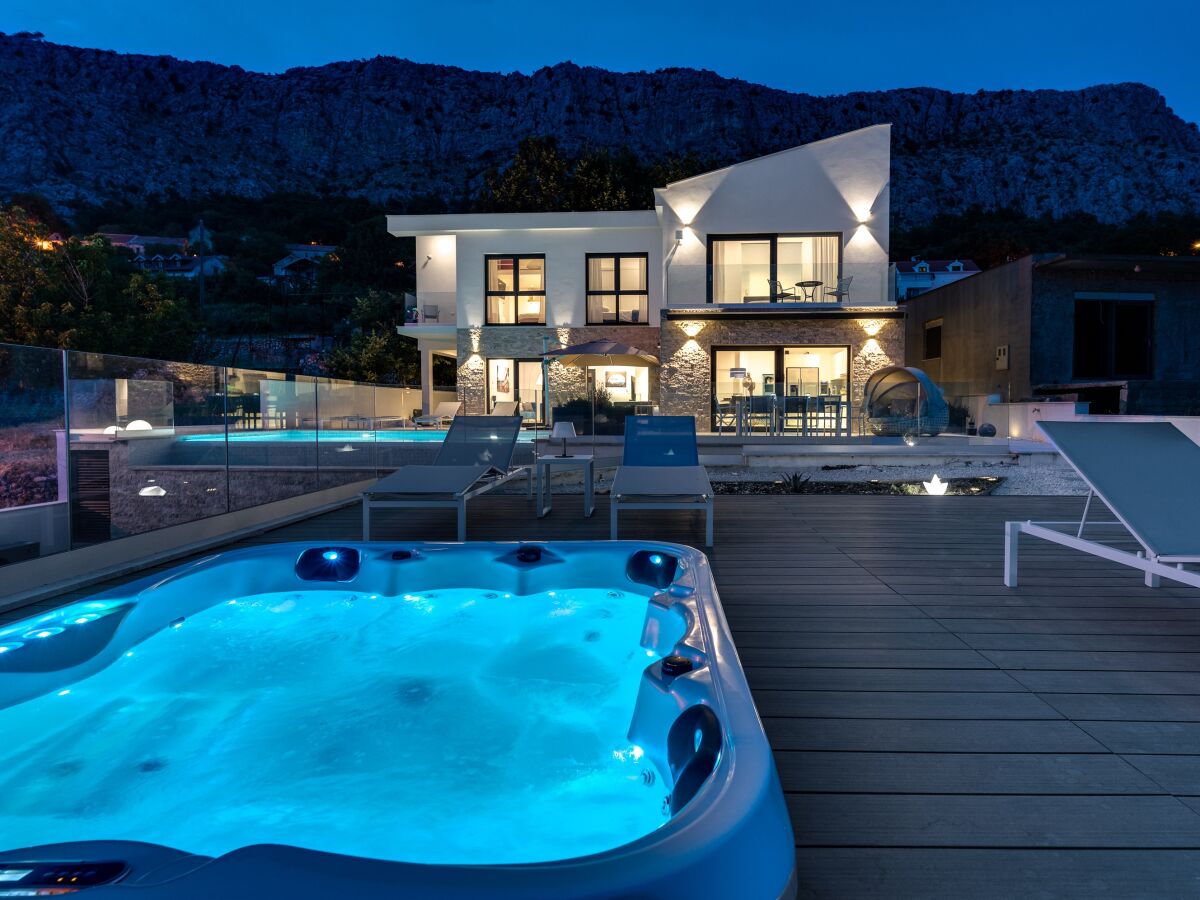 Panoramic sea and island views, a Hot-Tub, pool