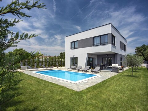 Villa Tika