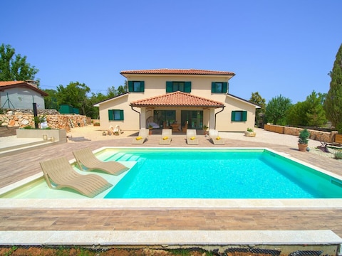 Villa Green Pearl con piscina riscaldata
