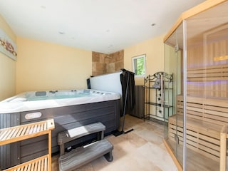Holiday house Dompierre-les-Ormes  37