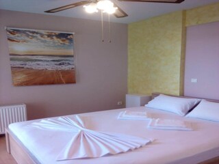Apartment Rafina Features 10