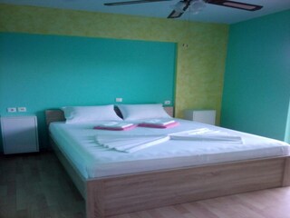Apartment Rafina Features 20